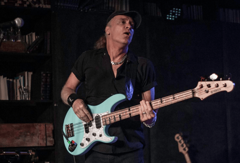 INTERVIEW WITH BILLY SHEEHAN FROM THE WINERY&nbsp;DOGS