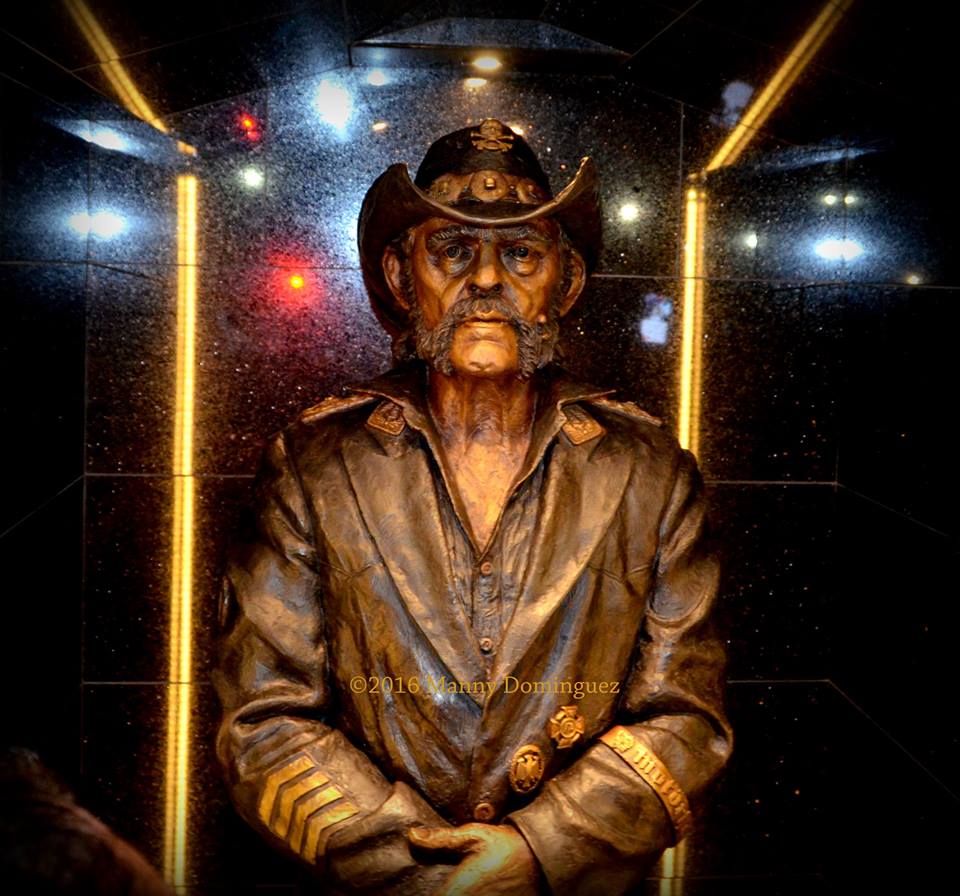 LEMMY Memorial Statue Unveil at The Rainbow Bar and Grill and Interview With Travis&nbsp;Moore