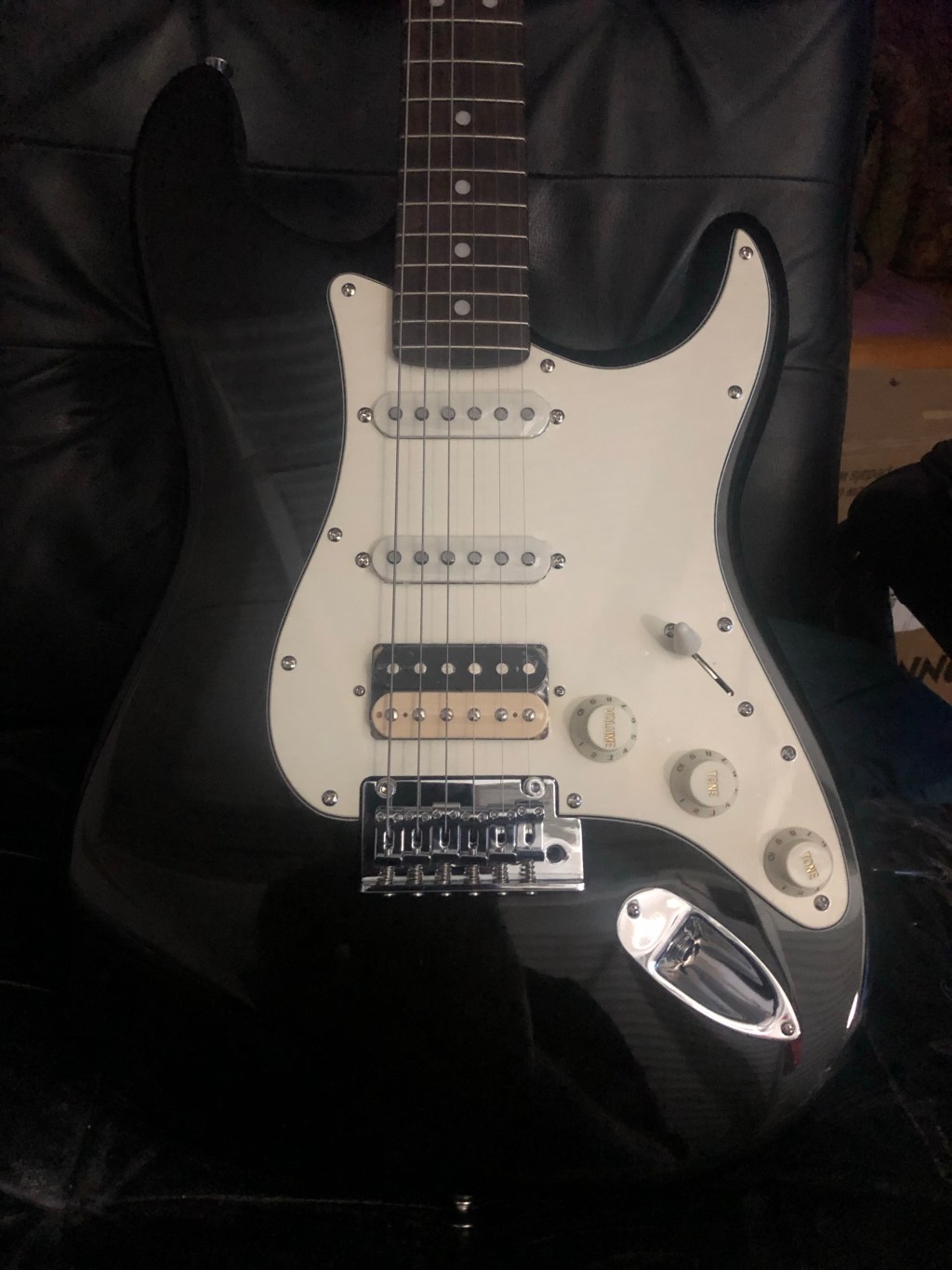 National Guitar Day 2022:  Donner Seeker Series DST-400 Electric Guitar&nbsp;Review