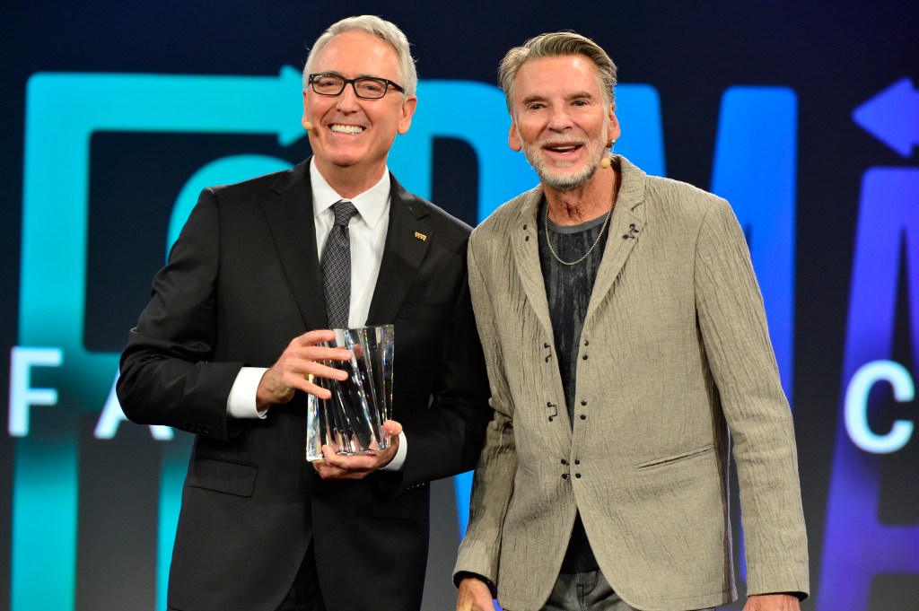 Multi-Grammy Winning Singer/Songwriter Kenny Loggins Honored with the Music for Life Award at The 2022 NAMM&nbsp;Show